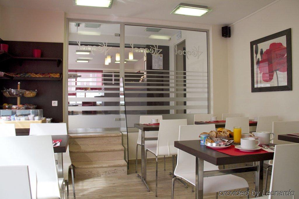 Moka Hotel Lorient Exterior photo